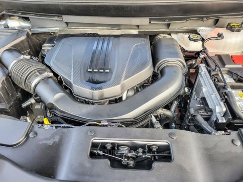 Used 2025 GMC Acadia Elevation image 23