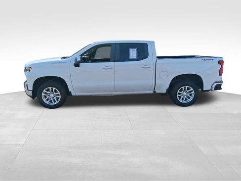 Used 2022 Chevrolet Silverado 1500 LT AWD/4WD image 2