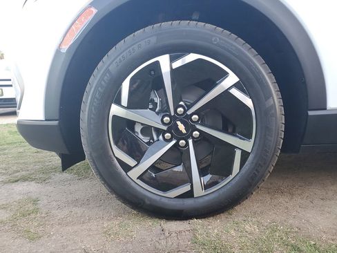 New 2026 Chevrolet Equinox EV LT image 6