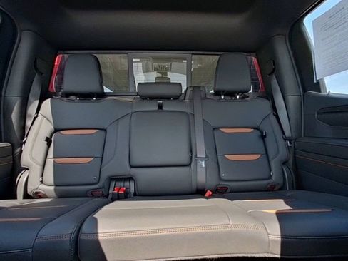 Used 2024 GMC Sierra 1500 AT4 w/ AT4 Premium Package image 27