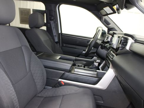Used 2025 Toyota Sequoia SR5 AWD/4WD image 34