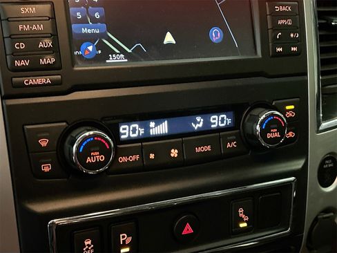 Used 2017 Nissan Titan SL image 16