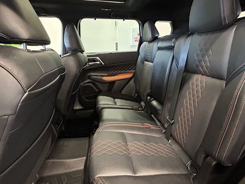 Used 2023 Mitsubishi Outlander SEL Black Edition image 13