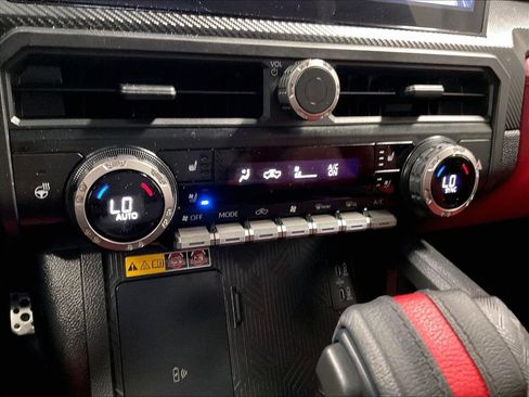 Used 2025 Toyota Tacoma TRD Pro AWD/4WD image 26