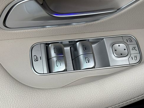 New 2026 Mercedes-Benz GLS 450 4MATIC image 23