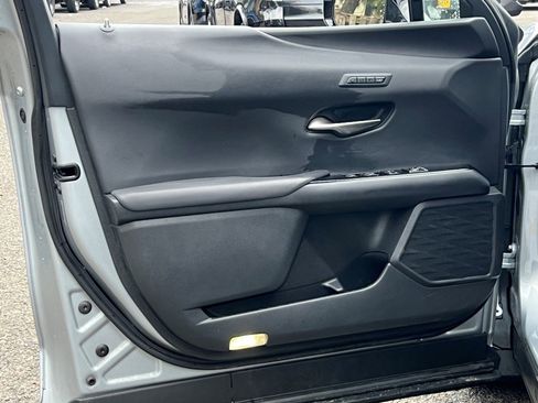 Used 2023 Lexus UX 250h F Sport image 16