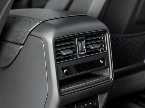 Certified 2025 Porsche Cayenne image 32