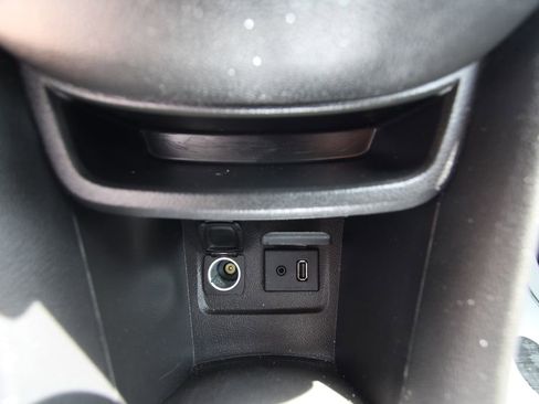 Used 2015 Buick Encore Convenience FWD image 33