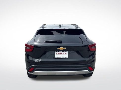 Used 2025 Chevrolet Trax LT w/ LT Convenience Package FWD image 6