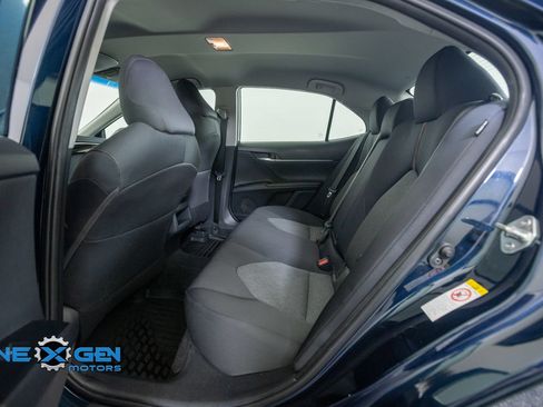 Used 2018 Toyota Camry LE w/ Convenience Package FWD image 26