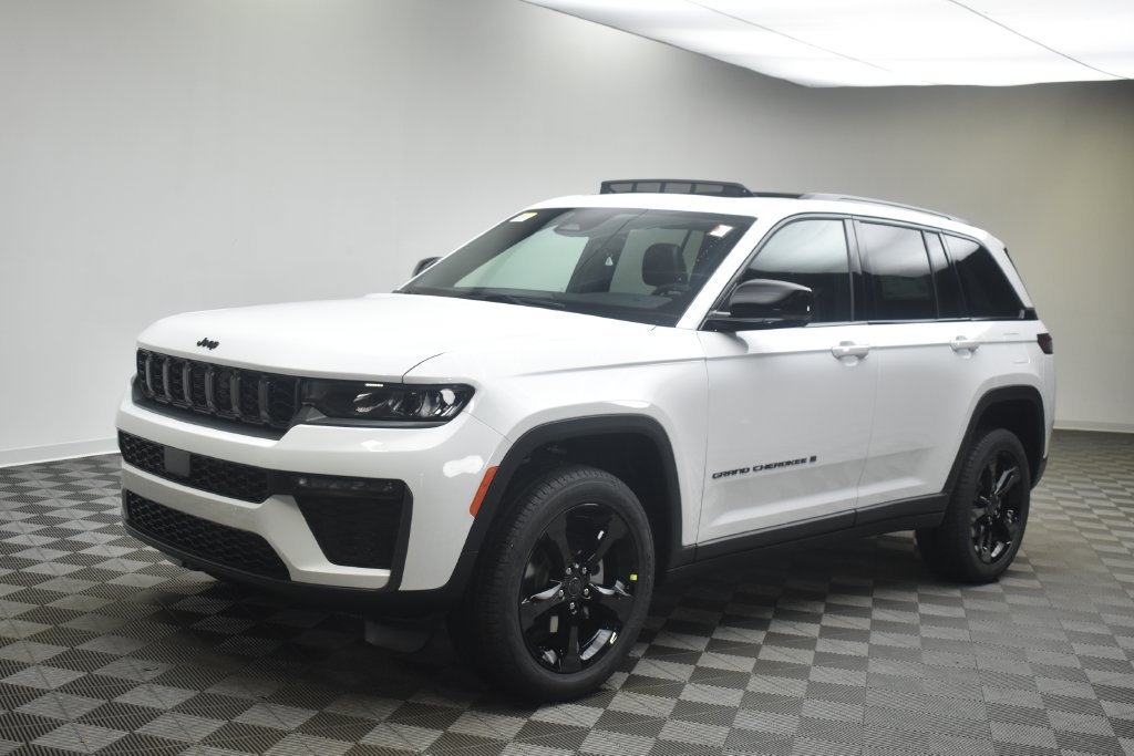 New 2027 Jeep Grand Cherokee Limited AWD/4WD image 17