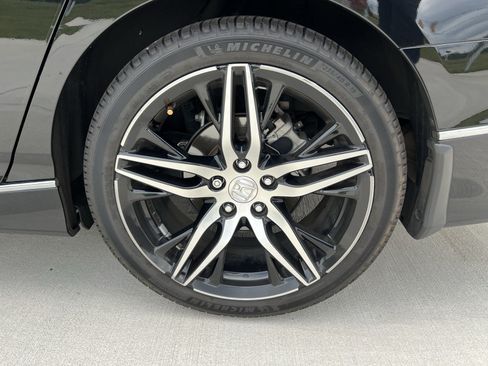 Used 2021 Honda Accord Touring image 13