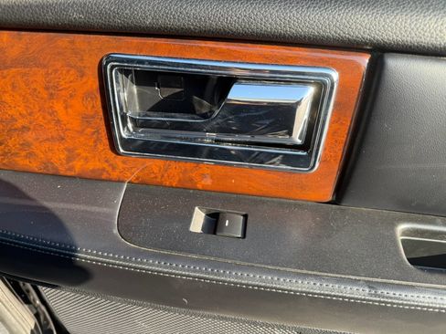 Used 2015 Lincoln Navigator 4WD image 30