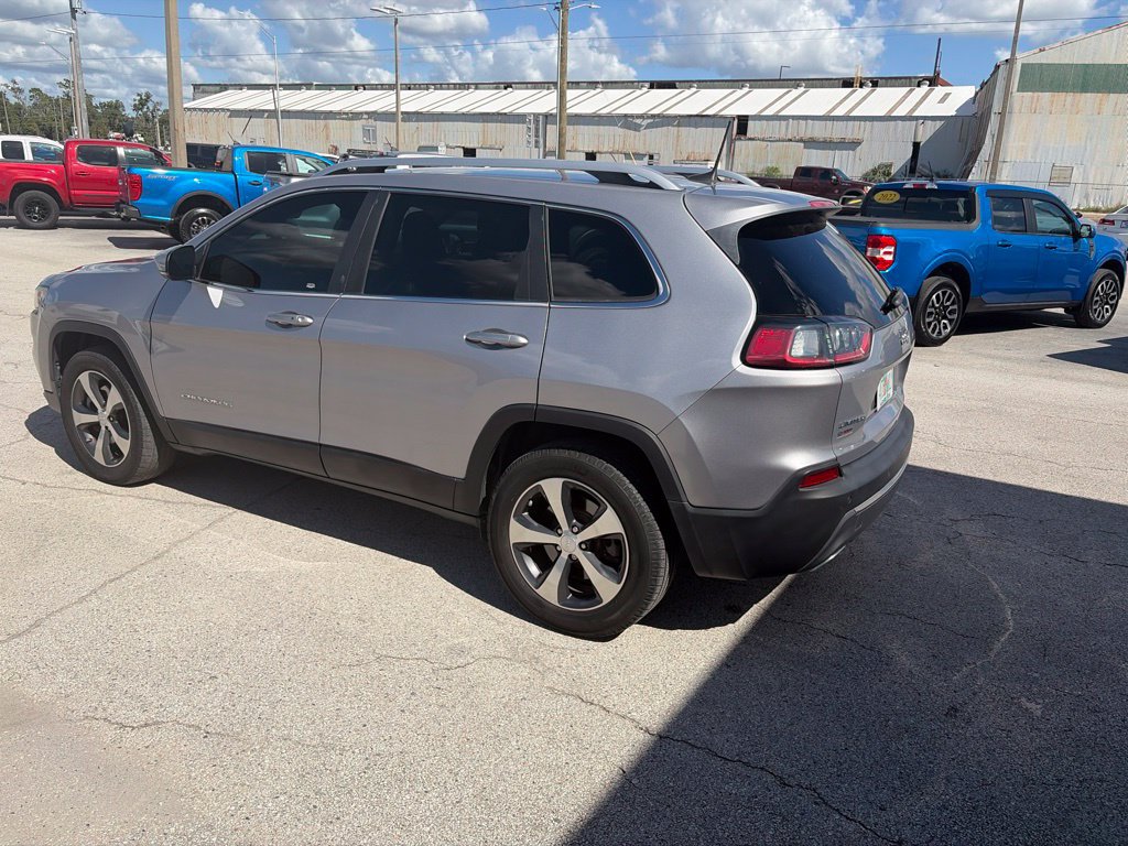 Used 2019 Jeep Cherokee Limited AWD/4WD image 3