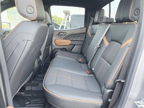New 2025 GMC Canyon AT4 image 12