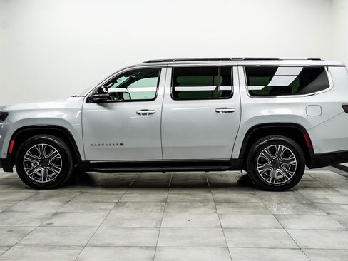 Used 2024 Jeep Wagoneer L Series II image 8