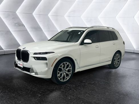 Used 2024 BMW X7 xDrive40i image 3