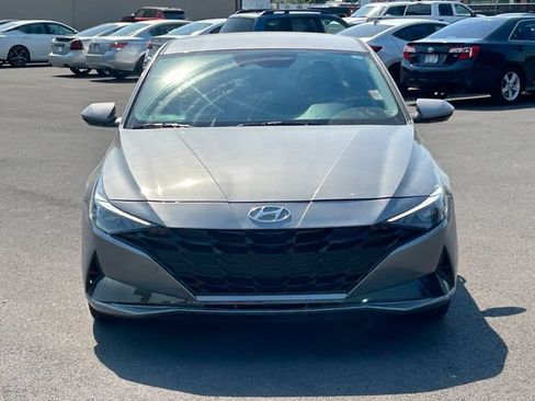Used 2023 Hyundai Elantra SEL FWD image 9