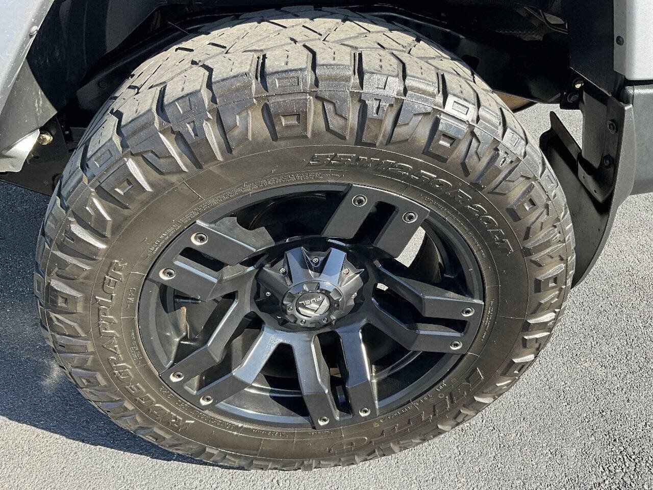 Used 2016 Jeep Wrangler Unlimited Sahara w/ Connectivity Group AWD/4WD image 20