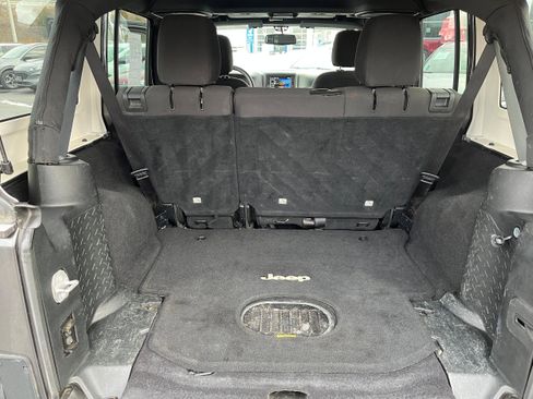 Used 2017 Jeep Wrangler Unlimited Sport image 15