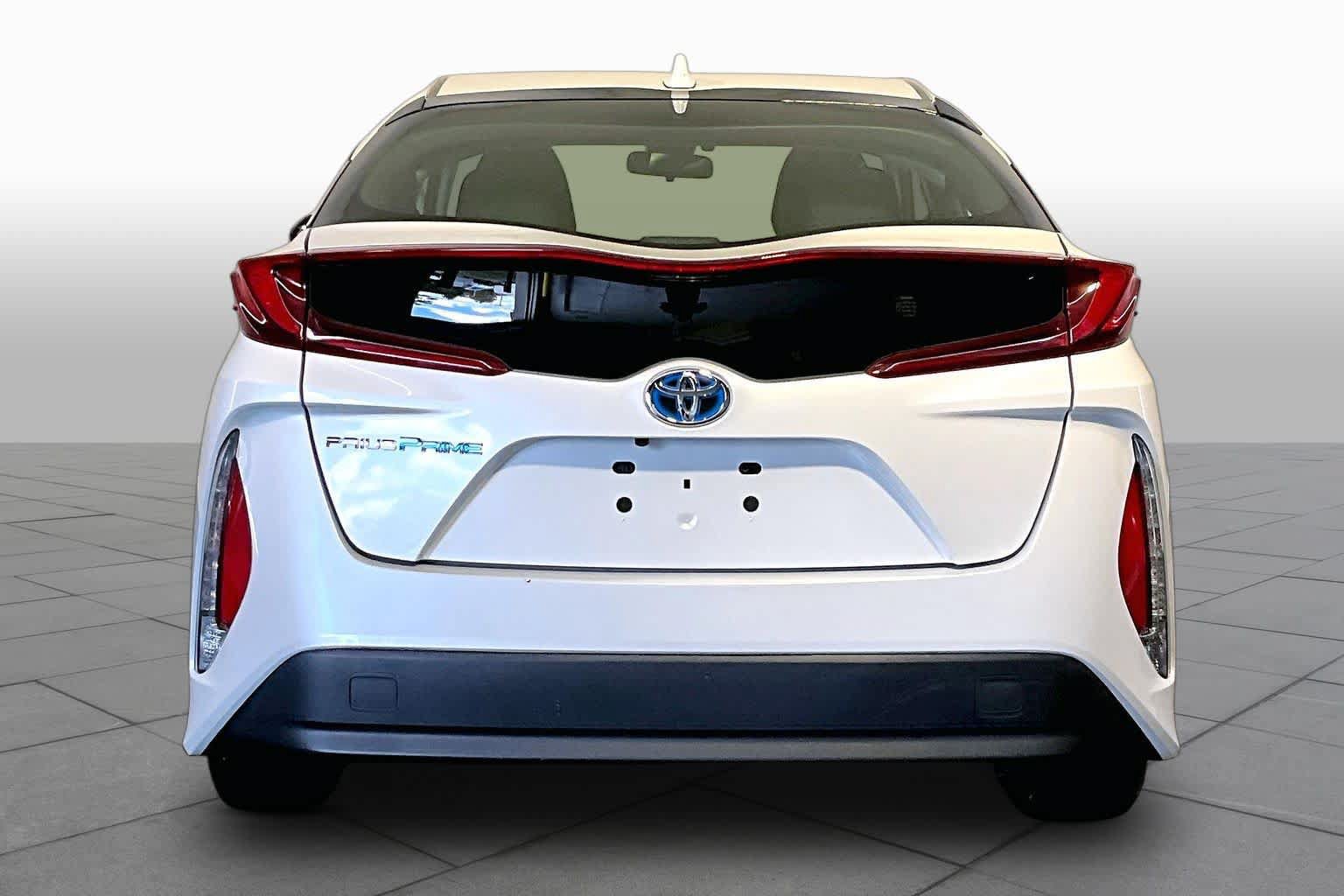 Used 2022 Toyota Prius Prime LE FWD image 5