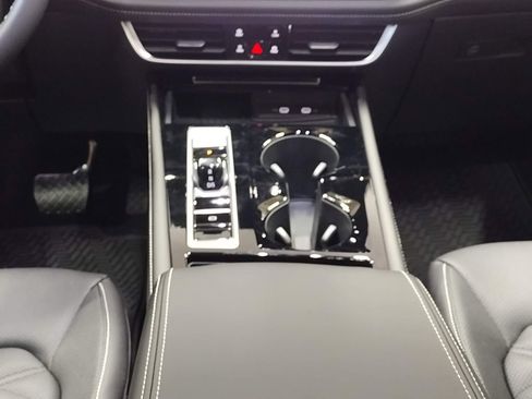 New 2026 Volkswagen Atlas SE image 40