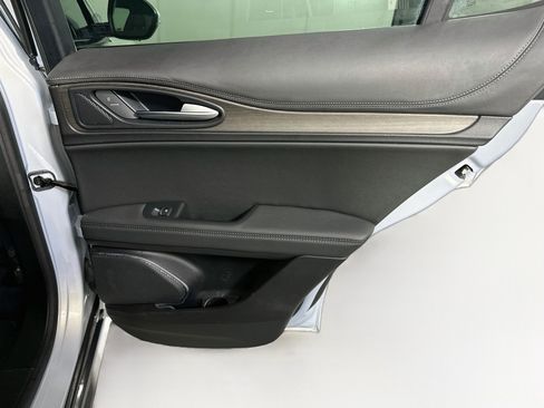 Used 2023 Alfa Romeo Stelvio Ti AWD/4WD image 32