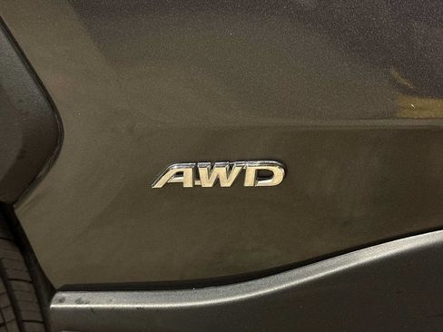 Used 2022 Toyota RAV4 LE AWD/4WD image 26