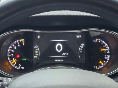 Used 2021 Jeep Grand Cherokee Laredo X image 4