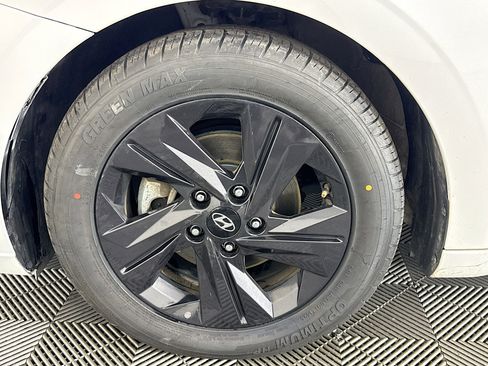 Used 2021 Hyundai Elantra SEL w/ Cargo Package image 37