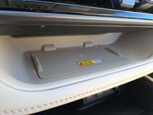 Used 2023 Toyota Highlander Limited image 17