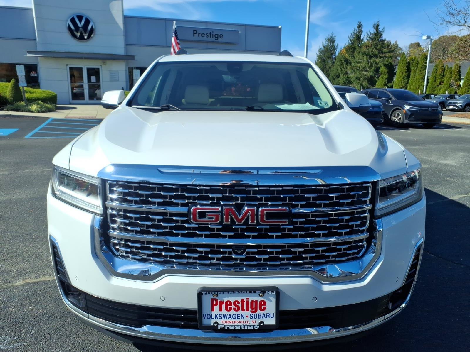 Used 2022 GMC Acadia Denali w/ Denali Ultimate Package AWD/4WD image 6