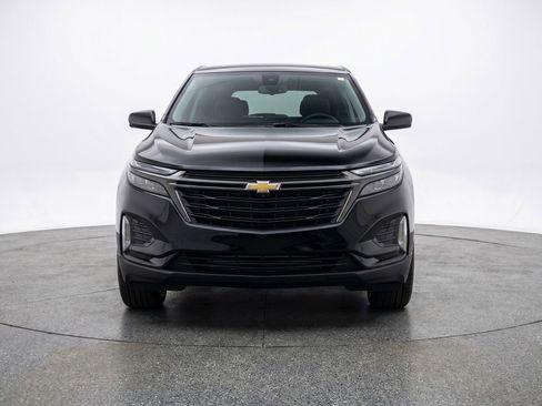 Used 2025 Chevrolet Equinox LT FWD image 2