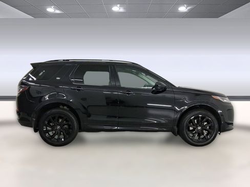 Used 2025 Land Rover Discovery Sport S image 8