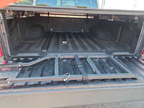 Used 2019 Nissan Frontier SL image 35