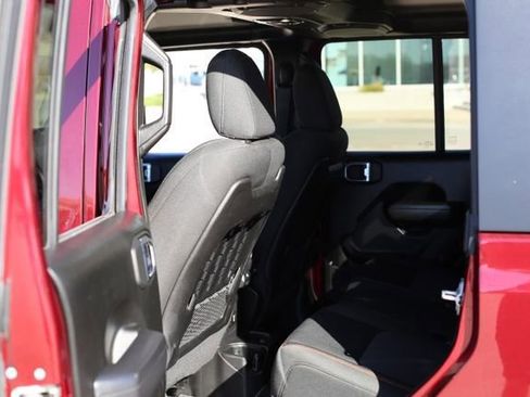 Used 2022 Jeep Gladiator Mojave w/ Trailer Tow Package image 23