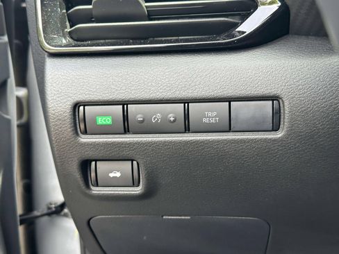Used 2022 Nissan Sentra SV w/ All-Weather Package FWD image 17