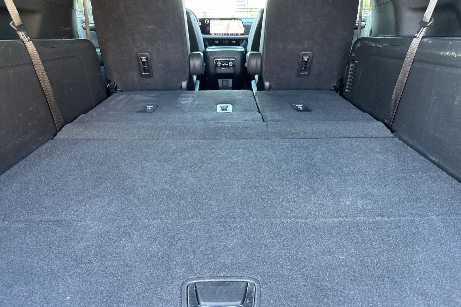 Used 2026 Chevrolet Suburban Premier AWD/4WD image 17