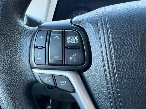 Used 2017 Toyota Sienna LE FWD image 18