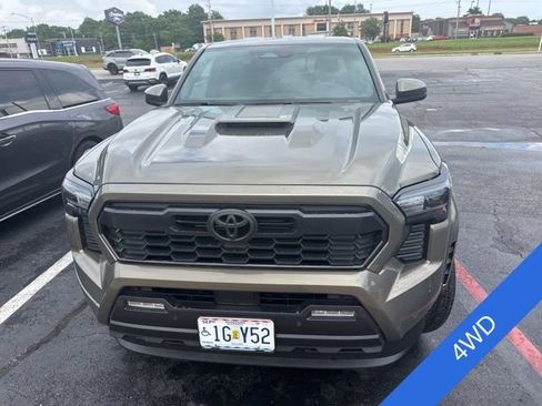 Used 2024 Toyota Tacoma TRD Sport w/ TRD Sport Upgrade Package AWD/4WD image 2