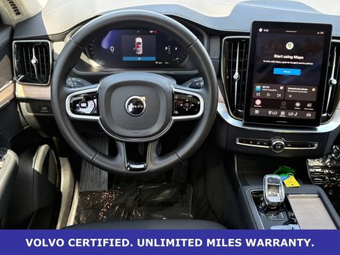 Certified 2025 Volvo XC90 B6 Plus AWD/4WD image 15