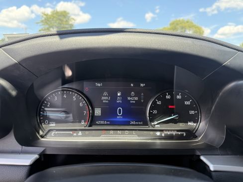 Certified 2022 Ford Explorer XLT w/ Equipment Group 202A image 15