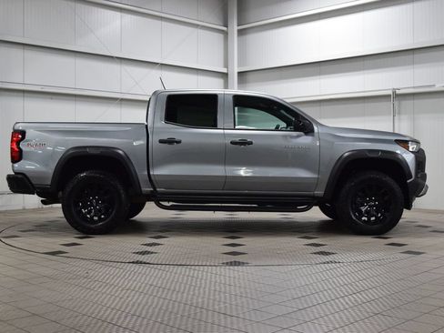 Used 2024 Chevrolet Colorado Trail Boss w/ Technology Package AWD/4WD image 9