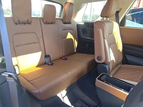 New 2026 Nissan Pathfinder Platinum image 35