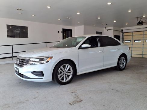 Used 2021 Volkswagen Passat 2.0T S FWD image 2