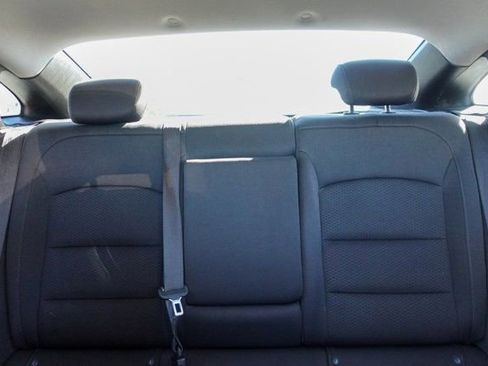 Used 2019 Chevrolet Malibu LT image 16