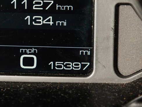 Used 2016 Ferrari 488 GTB RWD image 11