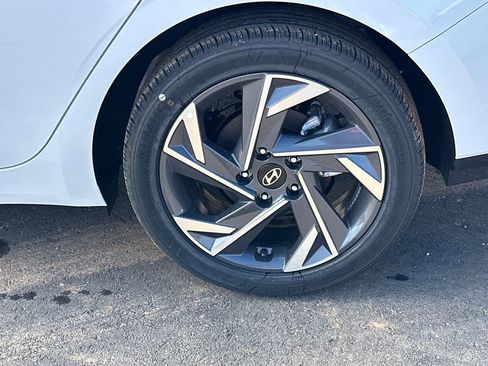 New 2025 Hyundai Elantra Sport image 19