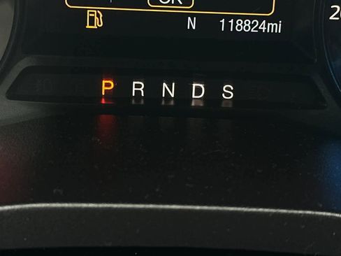 Used 2017 Ford Explorer XLT image 22