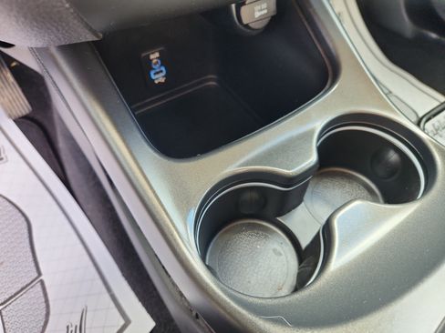 Used 2017 Dodge Journey SE image 32